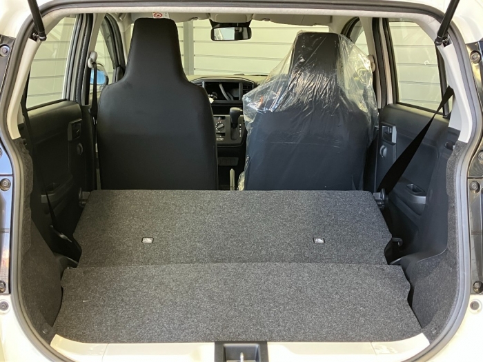 ダイハツ ミライース15枚目