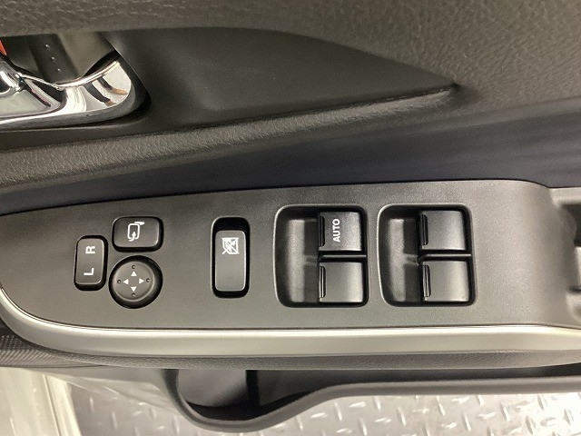 スズキ ソリオ30枚目