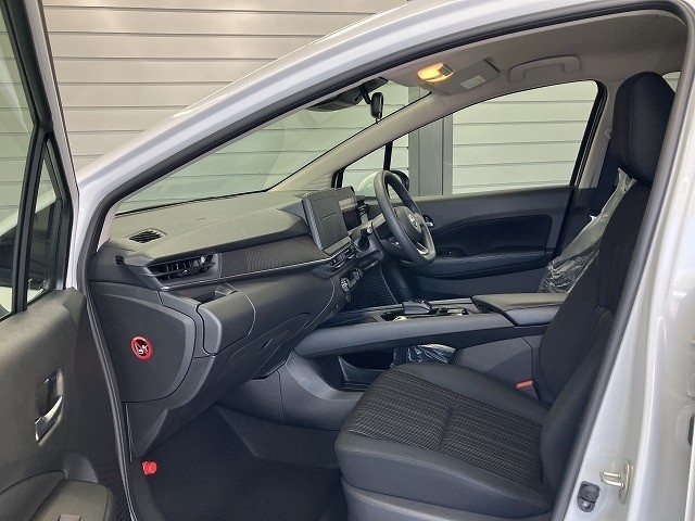 ニッサン ノート10枚目