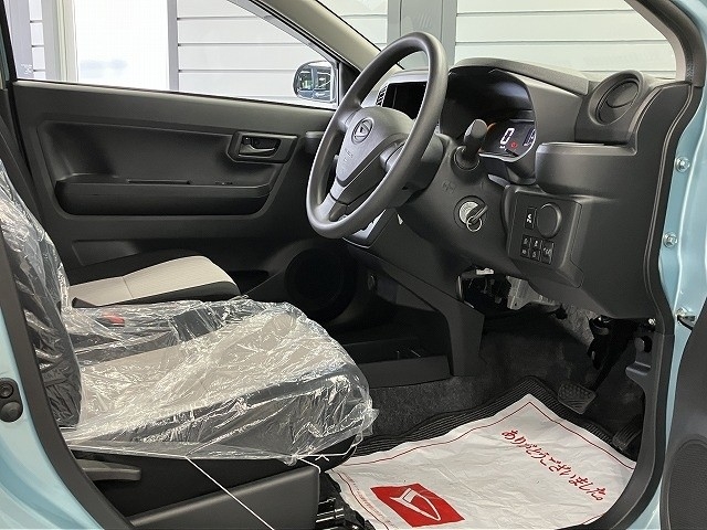 ダイハツ ミライース11枚目