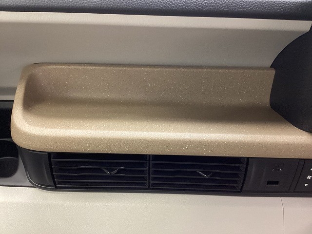 ホンダ N BOX45枚目
