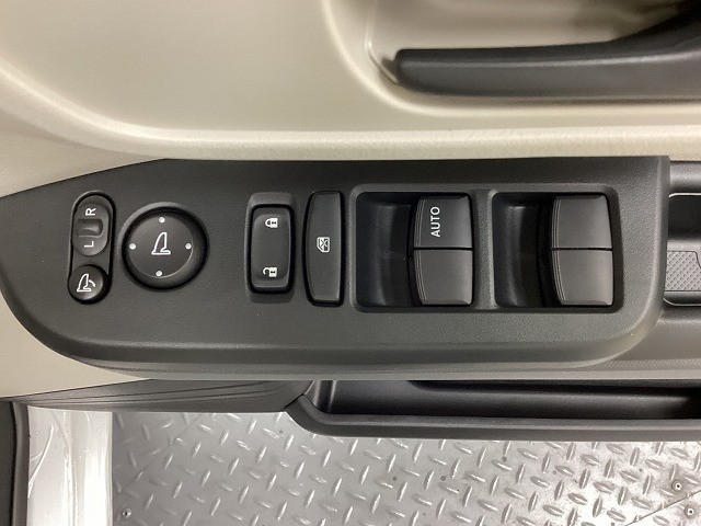 ホンダ N BOX29枚目