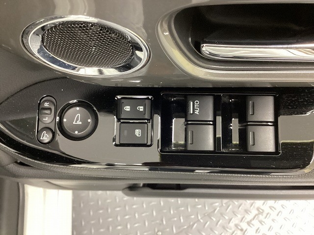 ホンダ N BOX27枚目