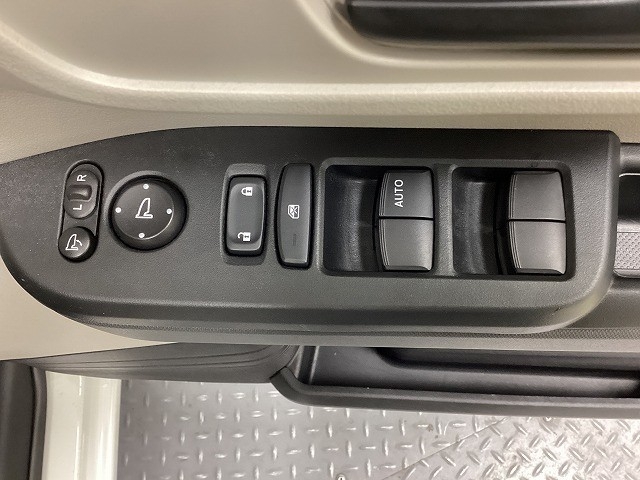 ホンダ N BOX28枚目