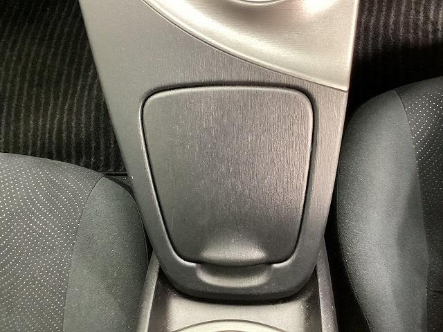 トヨタ プリウス30枚目