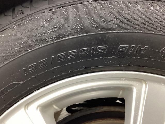 トヨタ プリウス9枚目