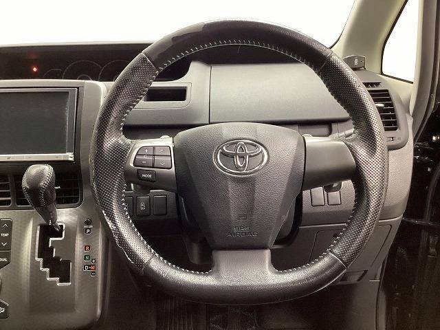 トヨタ ヴォクシー26枚目