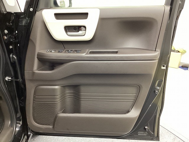 ホンダ N BOX29枚目