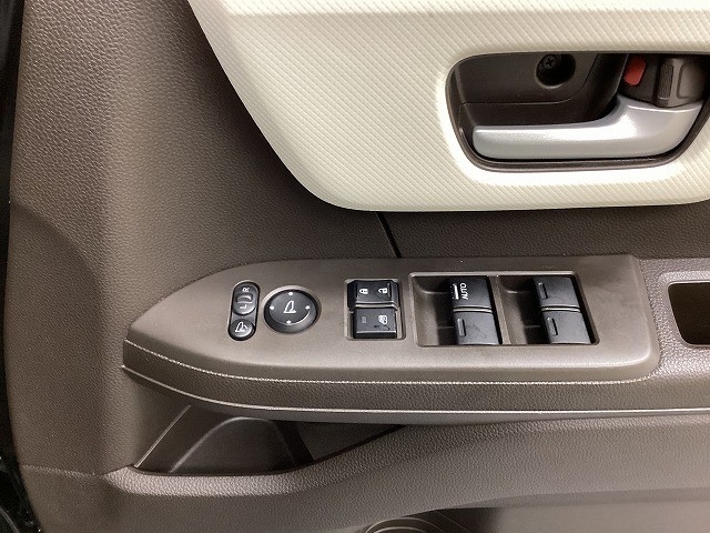 ホンダ N BOX30枚目