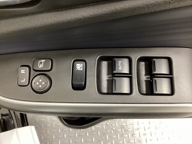 スズキ ソリオ28枚目