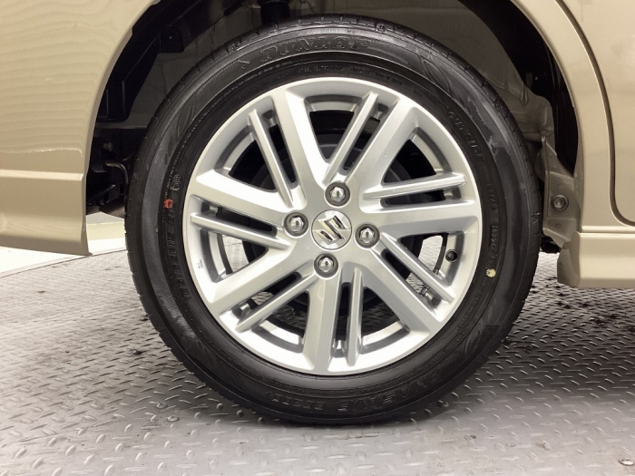 スズキ ソリオ16枚目