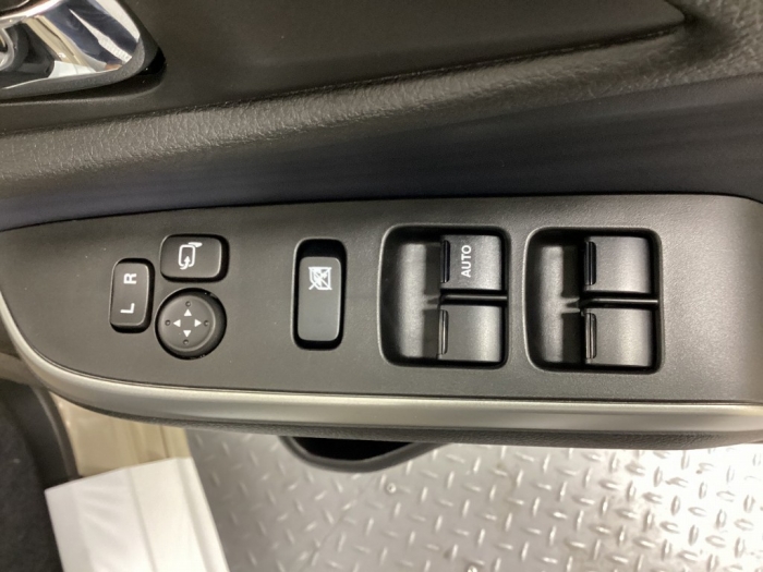 スズキ ソリオ28枚目