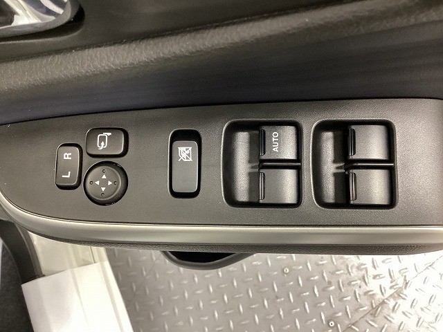 スズキ ソリオ28枚目