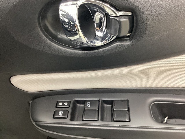 ニッサン ノート25枚目