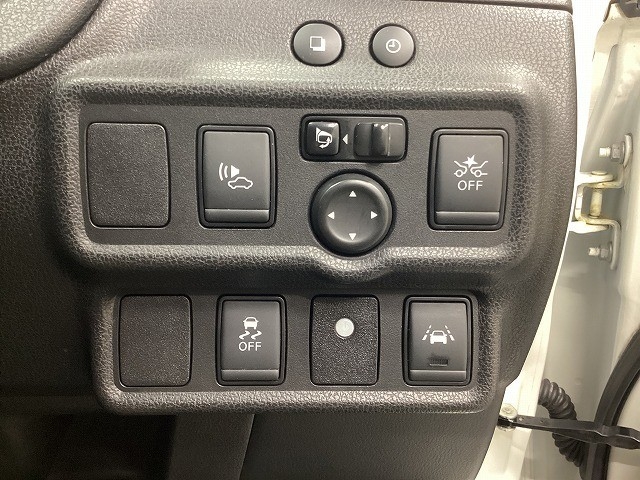 ニッサン ノート28枚目