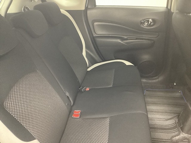 ニッサン ノート49枚目