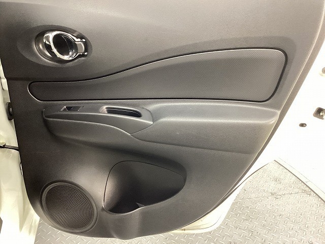 ニッサン ノート50枚目