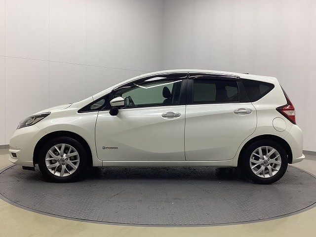 ニッサン ノート9枚目