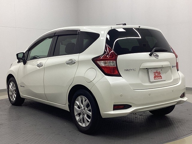 ニッサン ノート10枚目