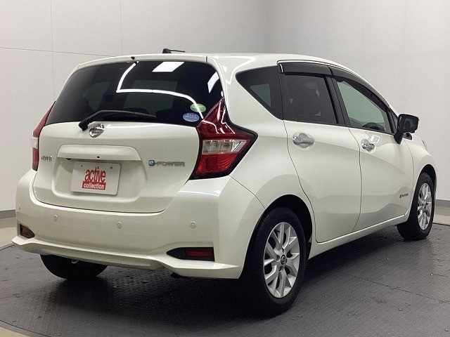 ニッサン ノート12枚目