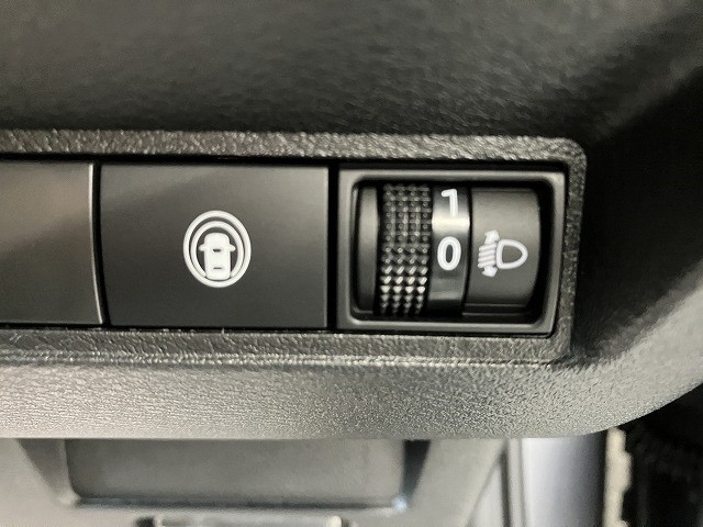 ニッサン ノート25枚目