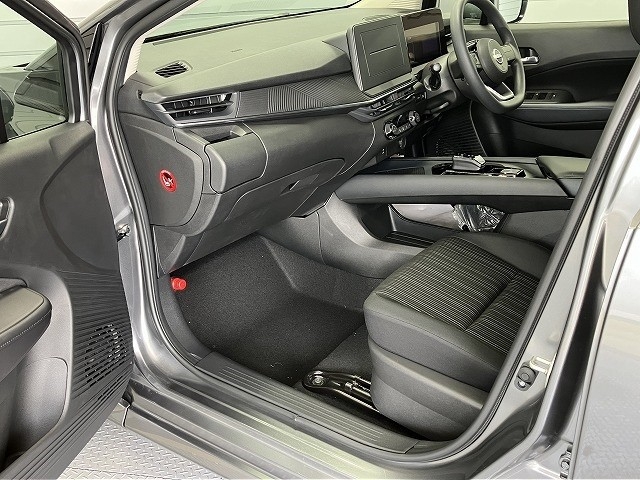 ニッサン ノート12枚目