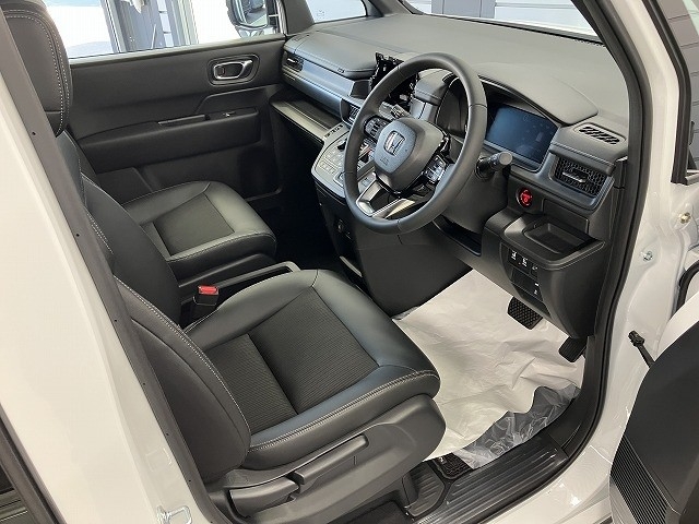 ホンダ ステップワゴンスパーダ18枚目