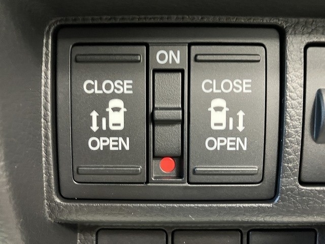 ホンダ ステップワゴンスパーダ23枚目